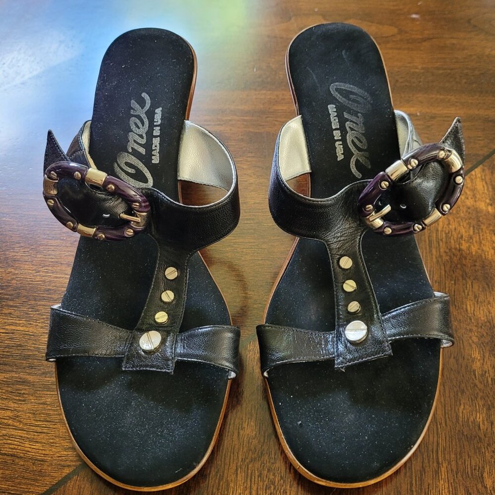 Onex black leather strapped sandal with silver buckle detail size EU39